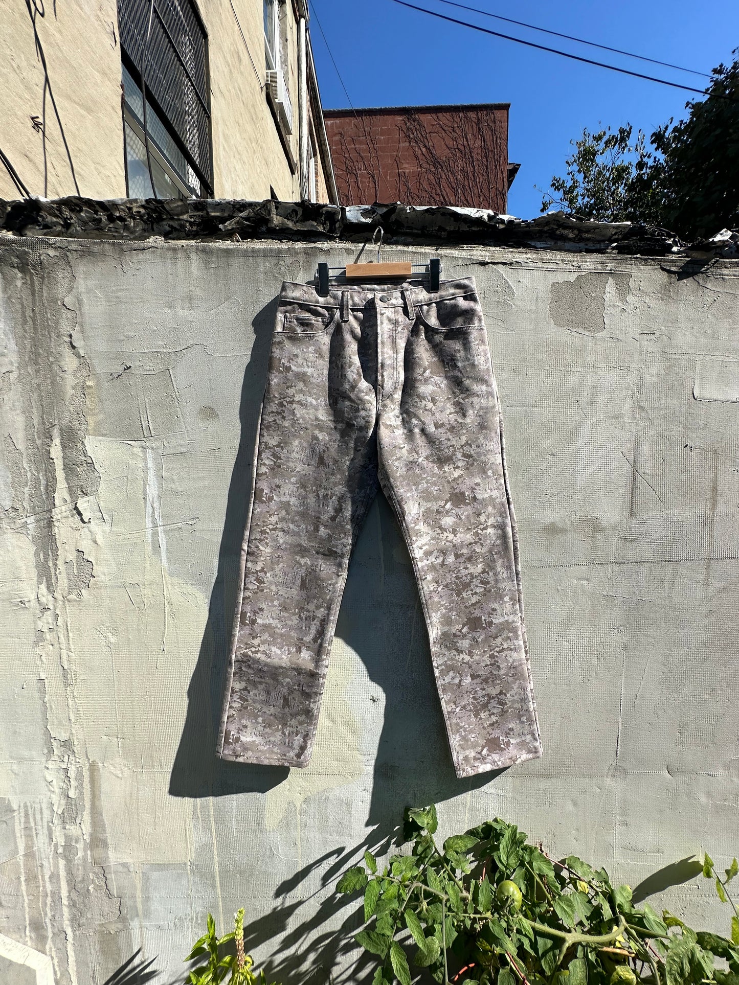 DE Embroidered Camo Pant